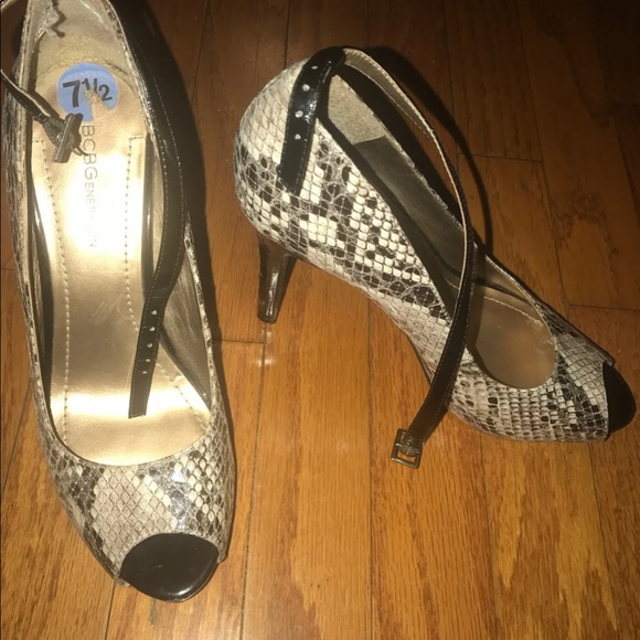 BCBGeneration Snakeskin Peep Hole High Heels Shoes - Picture 8 of 8